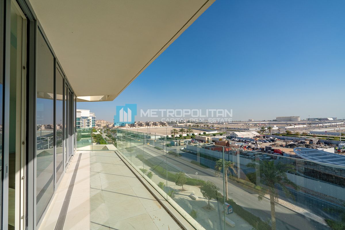 High End 3BR+Maids | Balcony | Beachfront Living photo-2