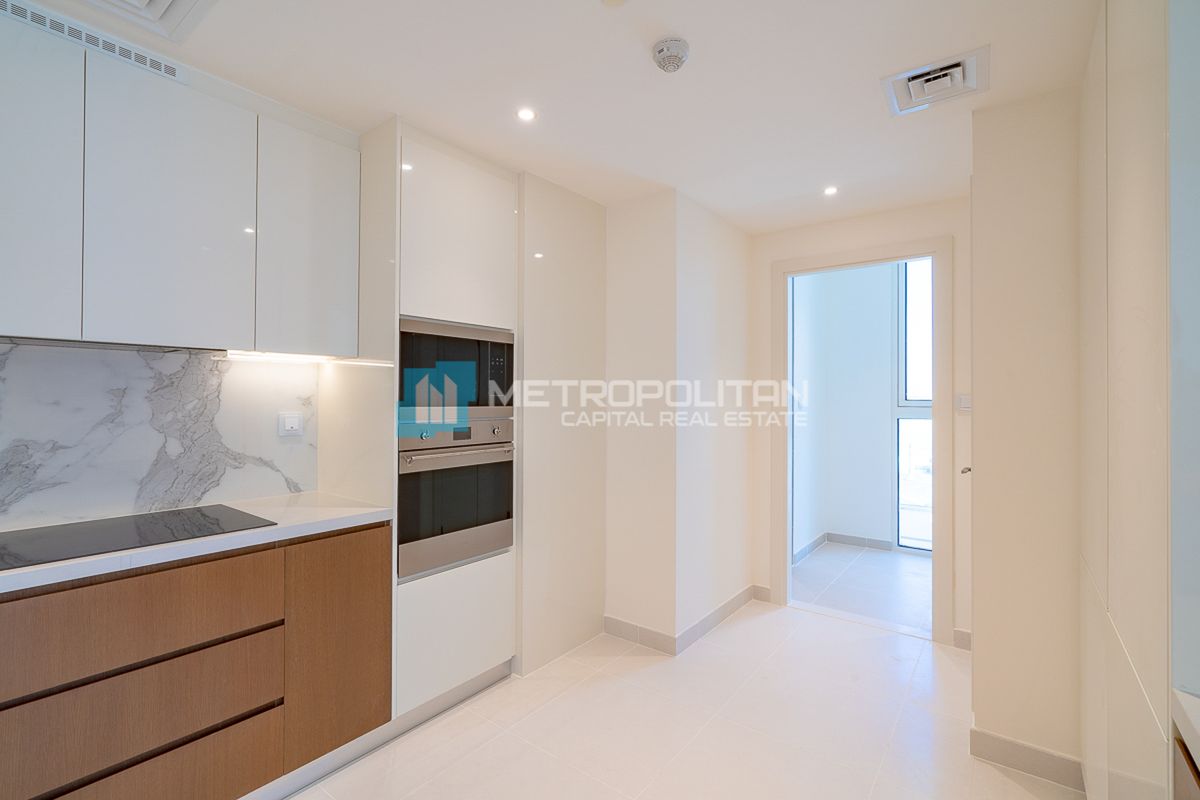 High End 3BR+Maids | Balcony | Beachfront Living photo-5