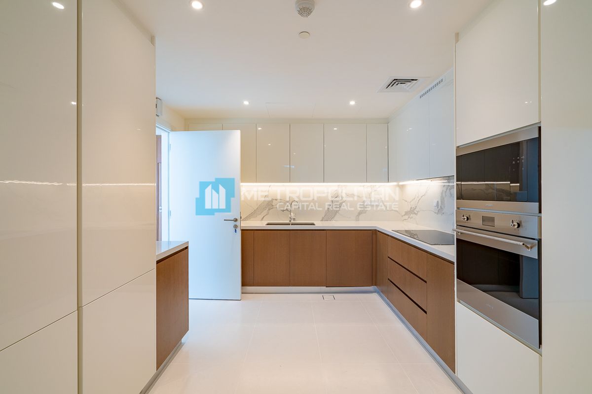 High End 3BR+Maids | Balcony | Beachfront Living photo-6
