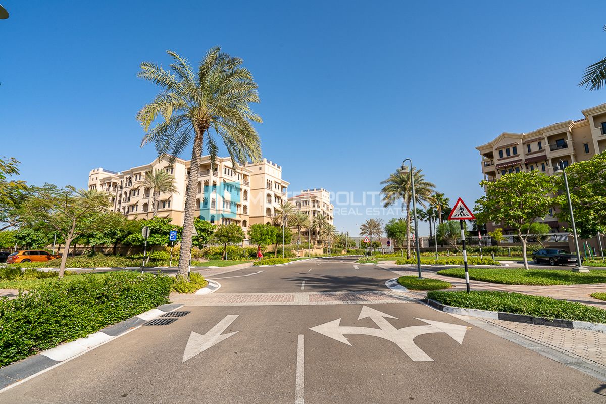 Distress Deal | Vacant 1BR+Balcony | Urgent Sale photo-13