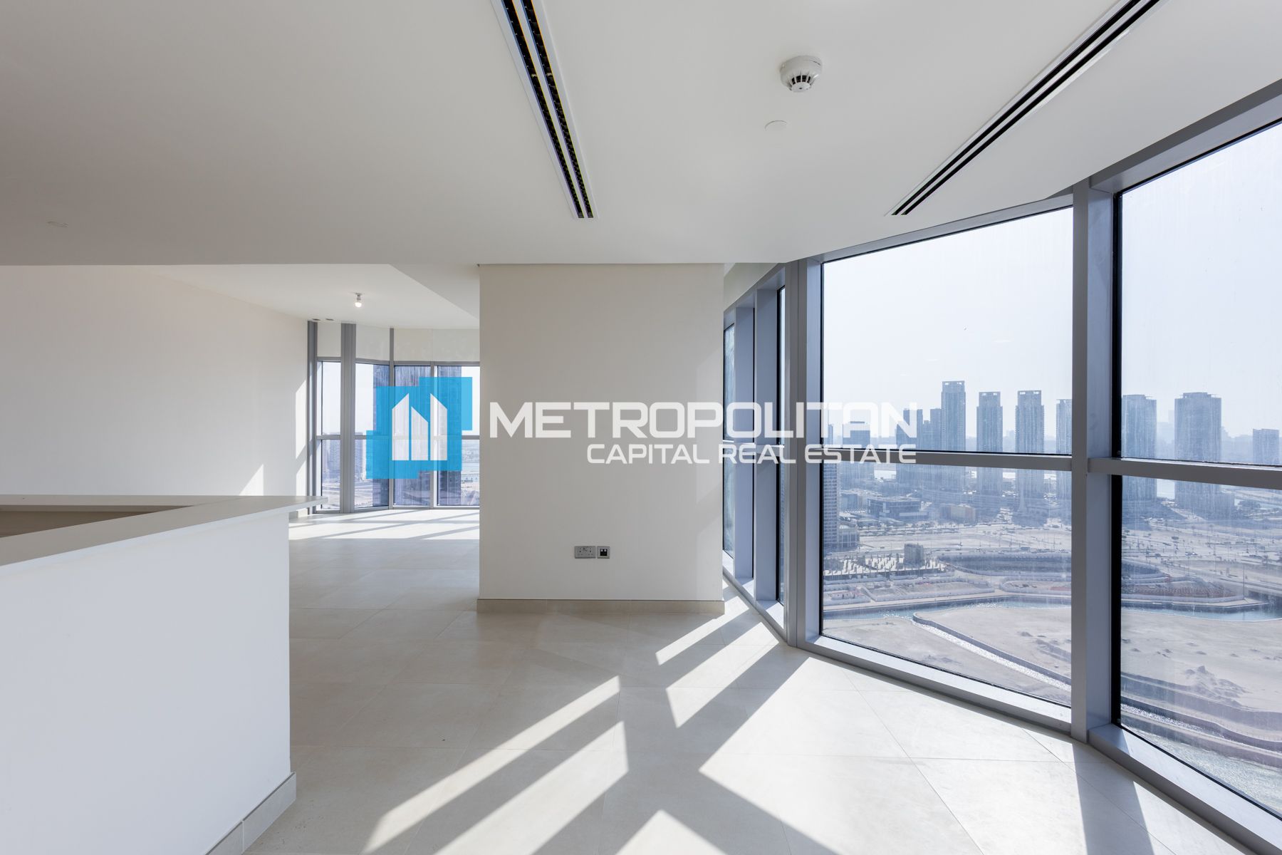 Beautiful 3BR+M | High Floor | Vacant | Full Canal photo-10