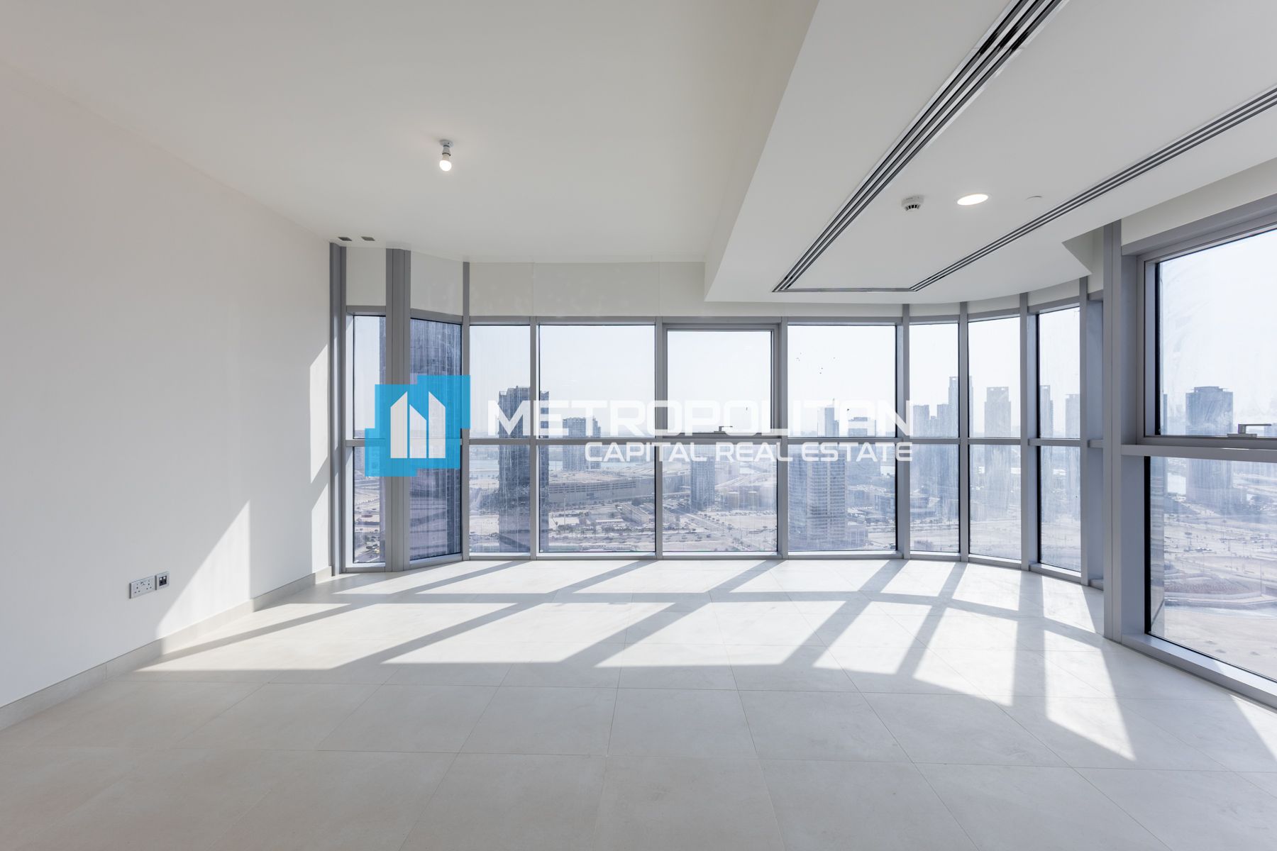 Beautiful 3BR+M | High Floor | Vacant | Full Canal photo-2