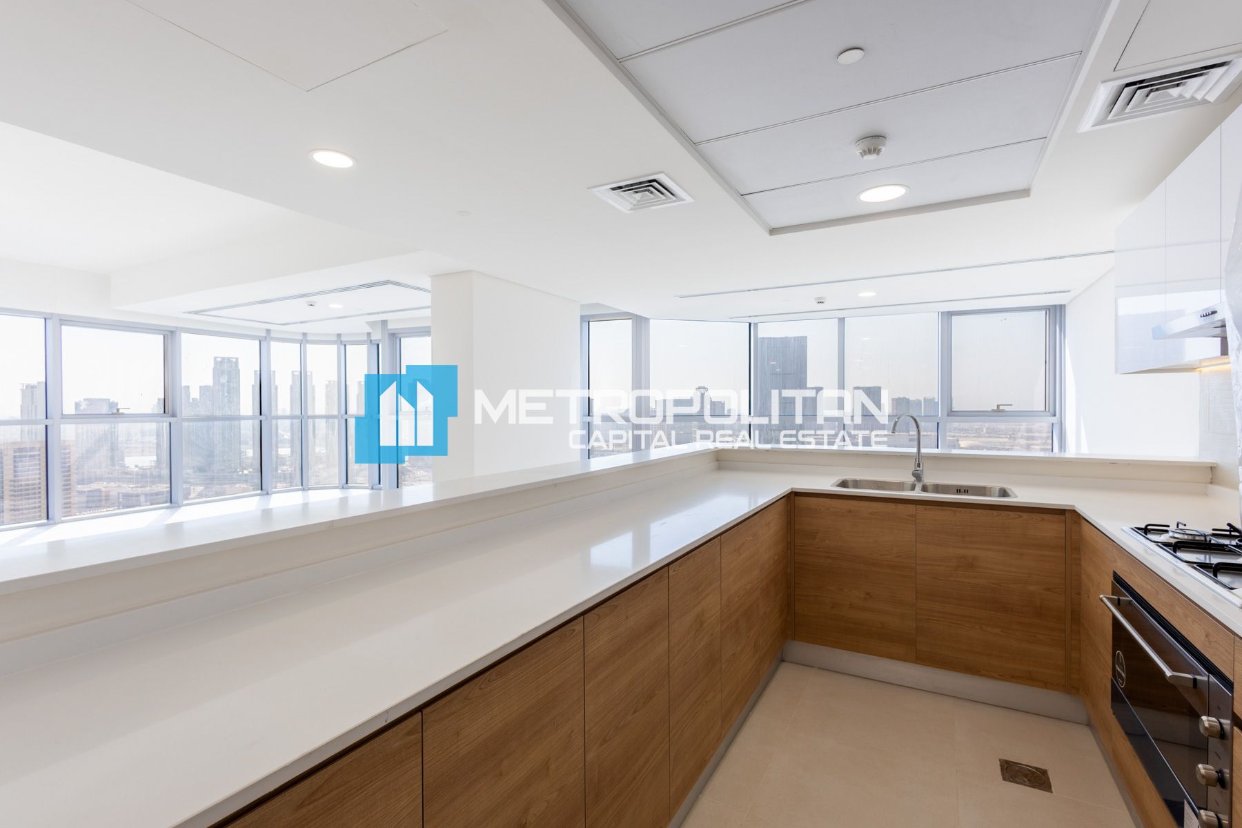 Beautiful 3BR+M | High Floor | Vacant | Full Canal photo-3