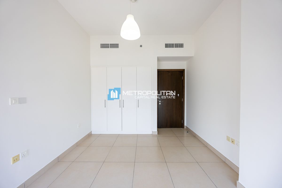 High Floor | Next to Corner 2BR | Community View photo-2