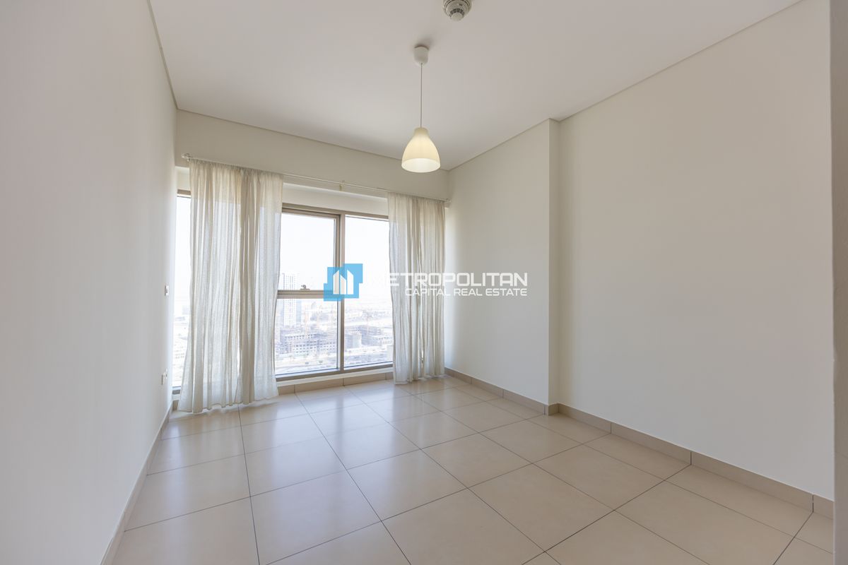 High Floor | Next to Corner 2BR | Community View photo-4