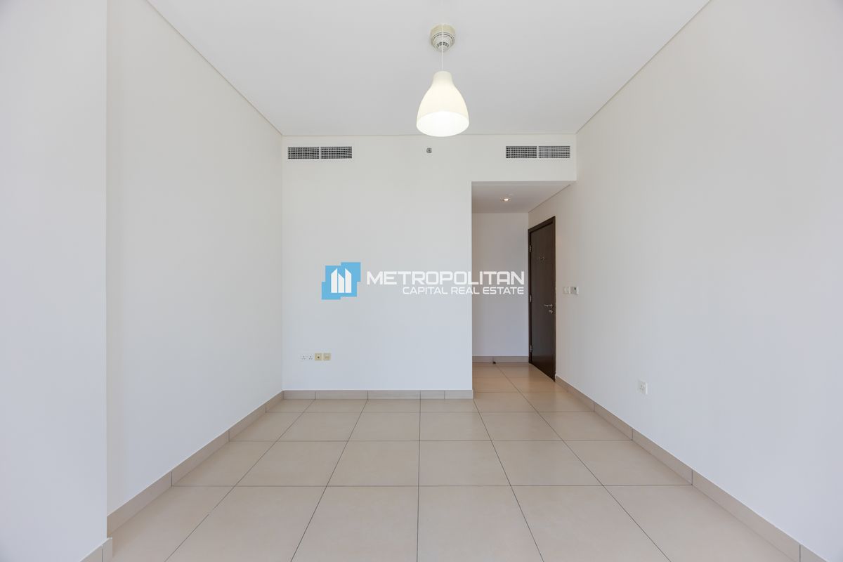 High Floor | Next to Corner 2BR | Community View photo-5