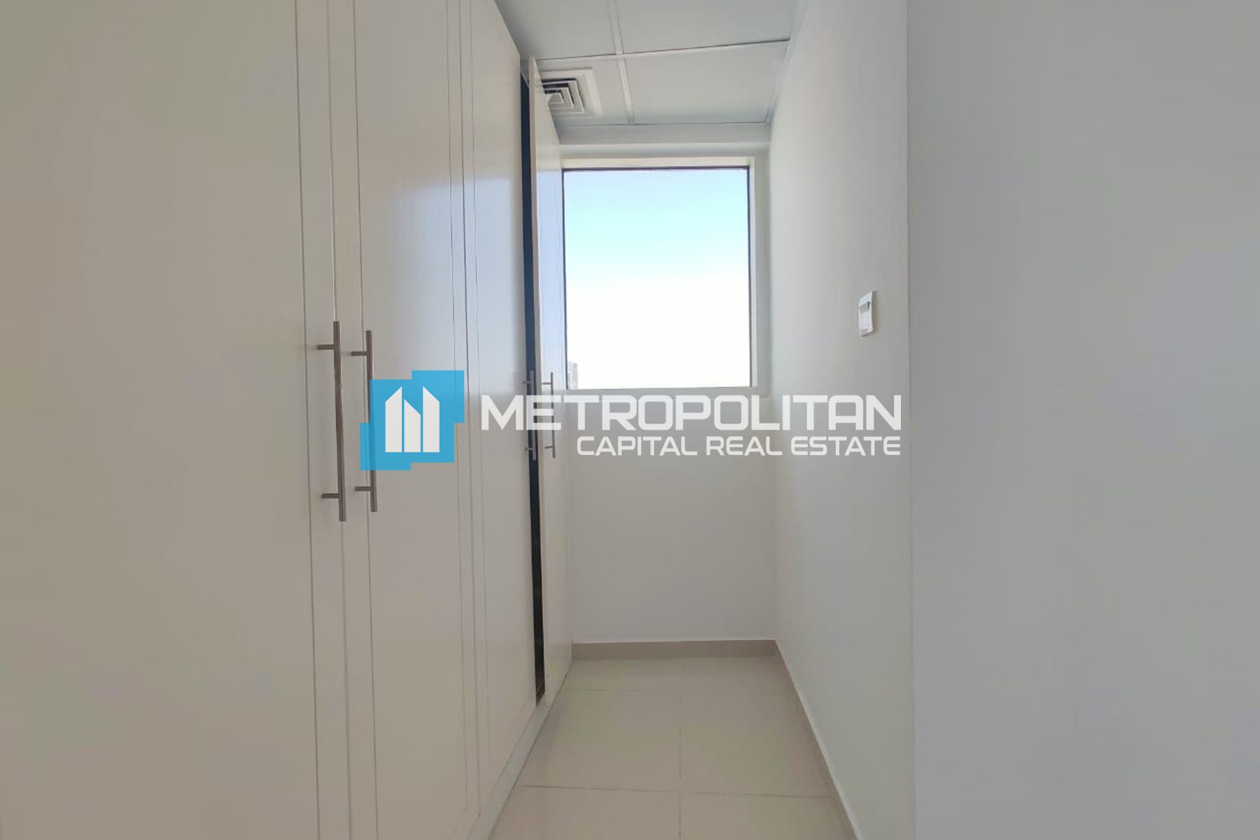 Full Canal View | Mid Floor 1BR | Prime Location photo-3