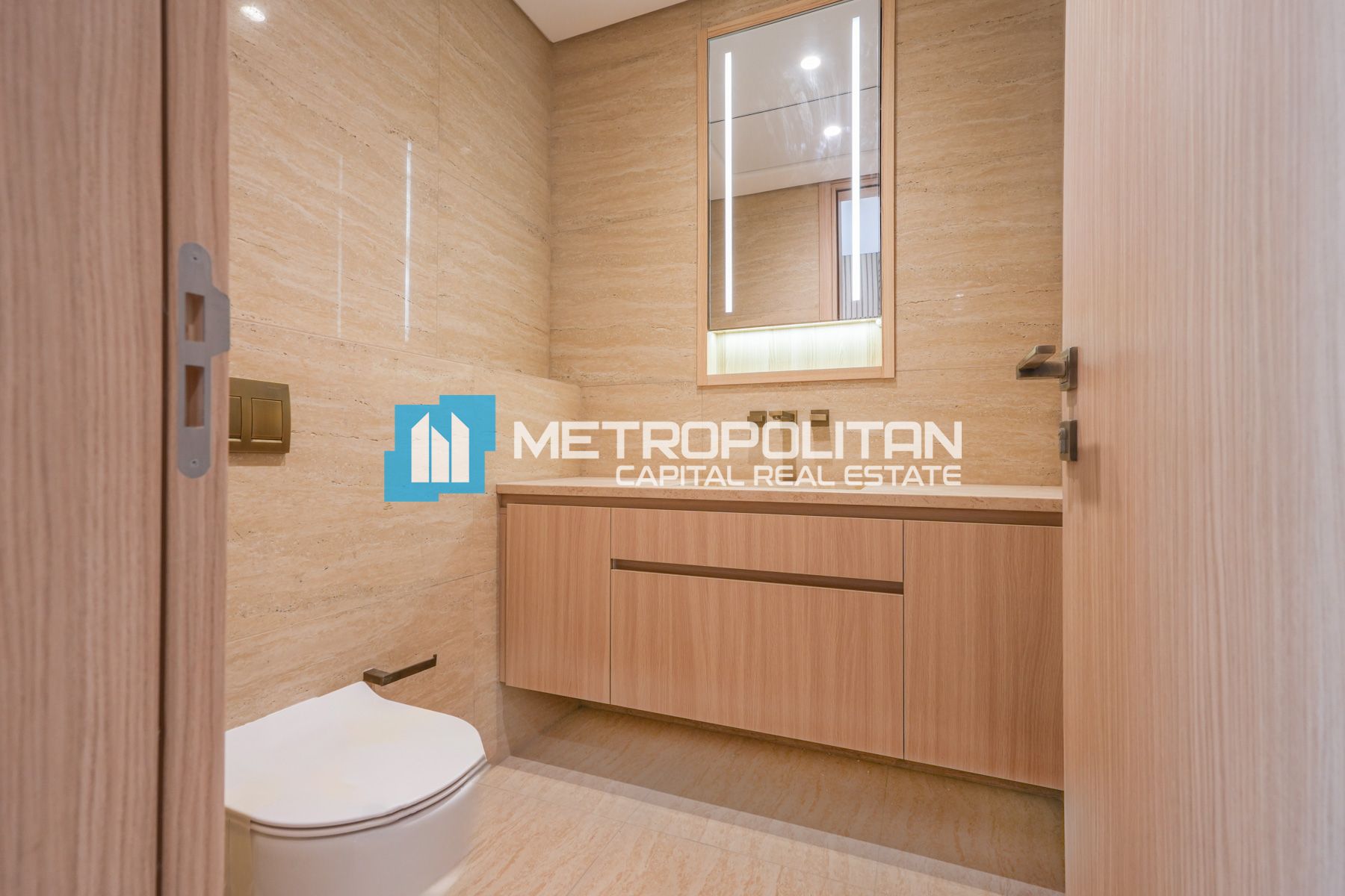 Modern 1BR | Large Balcony | High End Amenities photo-5
