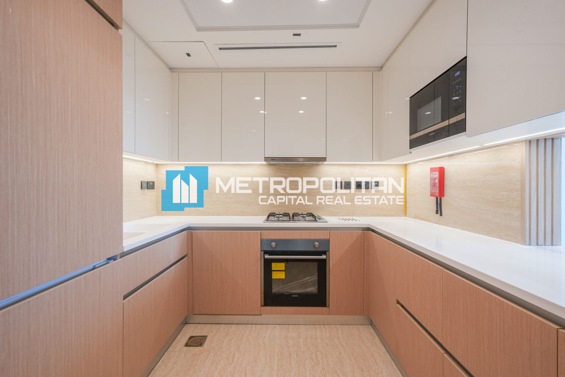 Modern 1BR | Large Balcony | High End Amenities photo-7