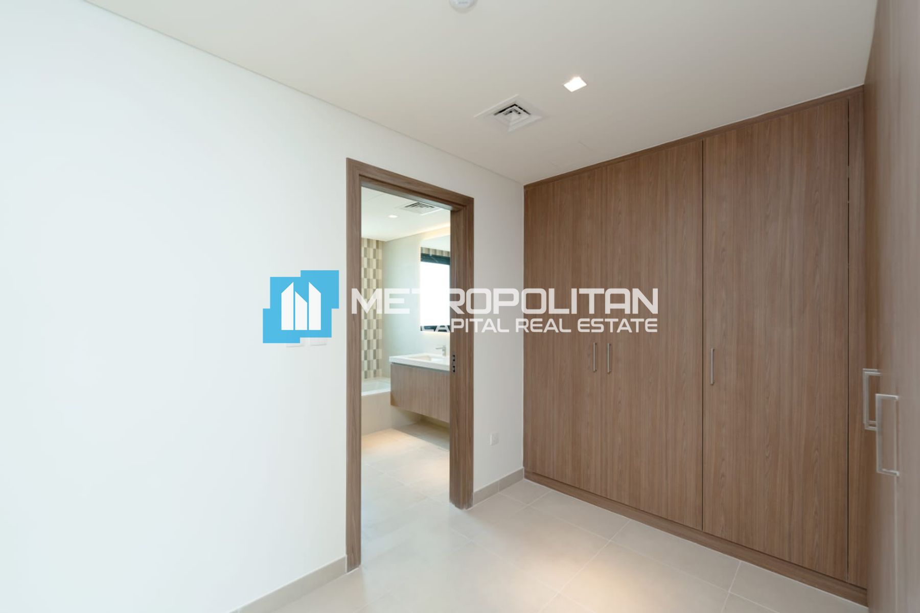 Single Row Corner | Ready to Move | Golf View photo-2