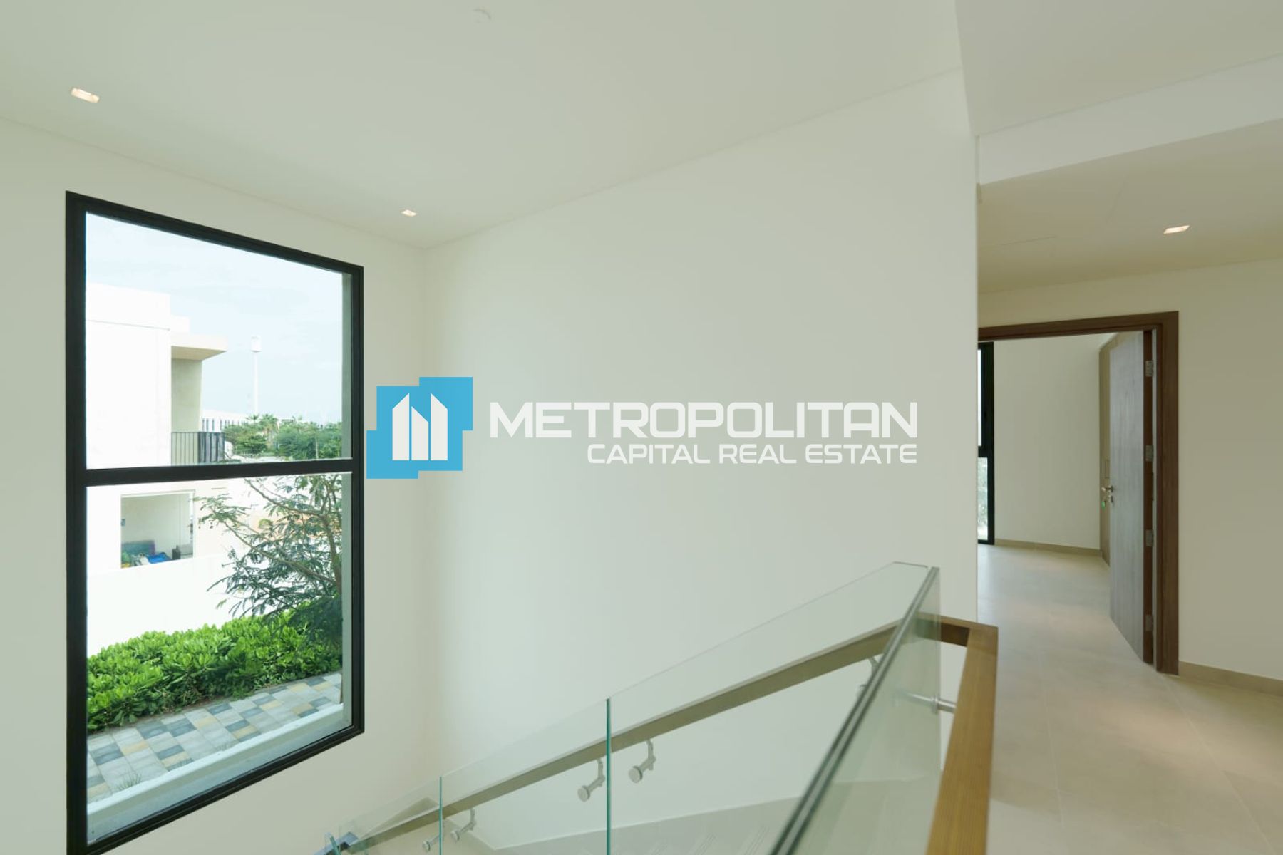 Single Row Corner | Ready to Move | Golf View photo-4