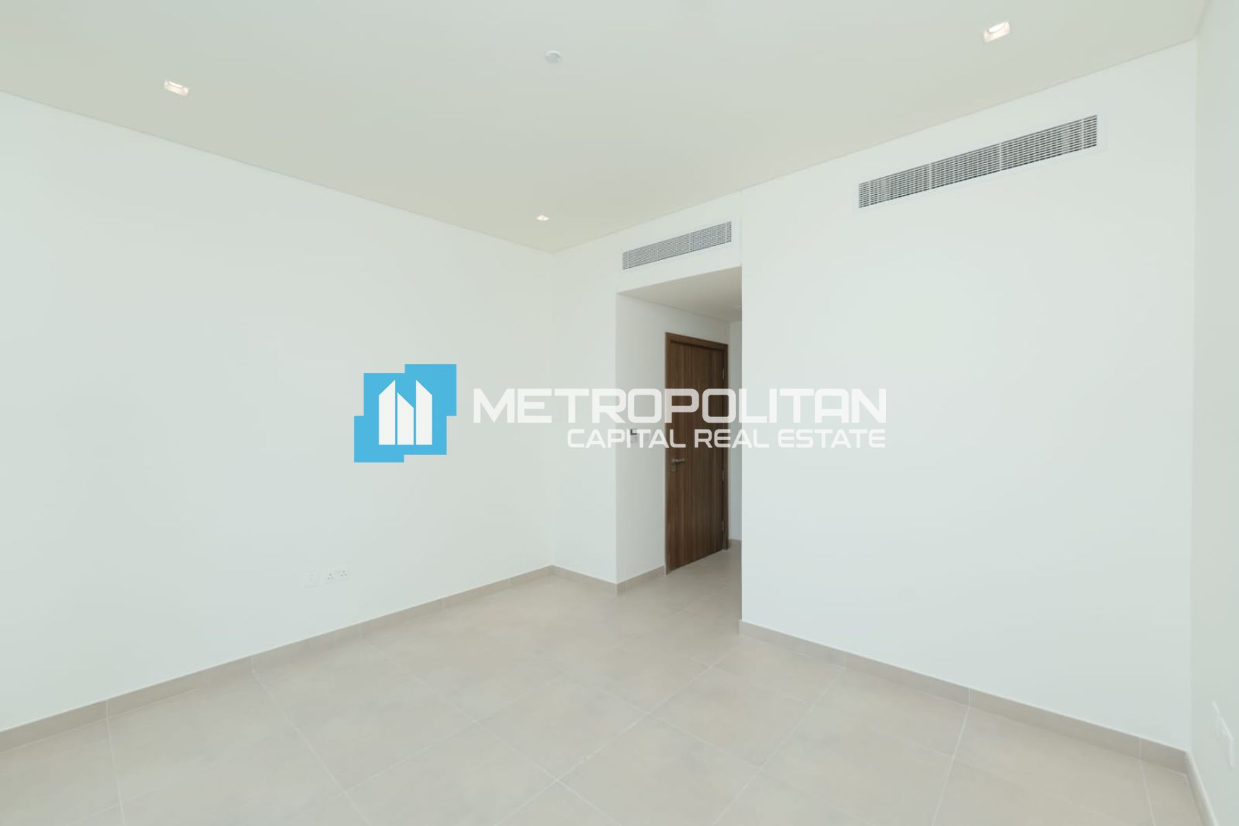 Single Row Corner | Ready to Move | Golf View photo-10