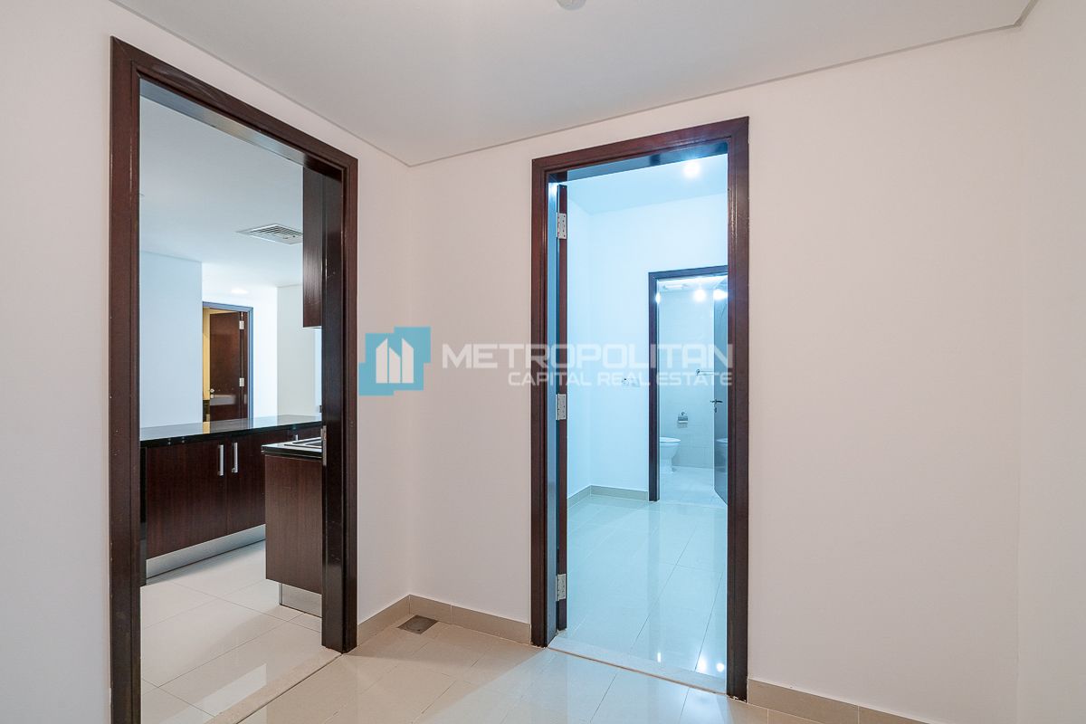 Marina View | Ready to Move | Prime Location photo-1