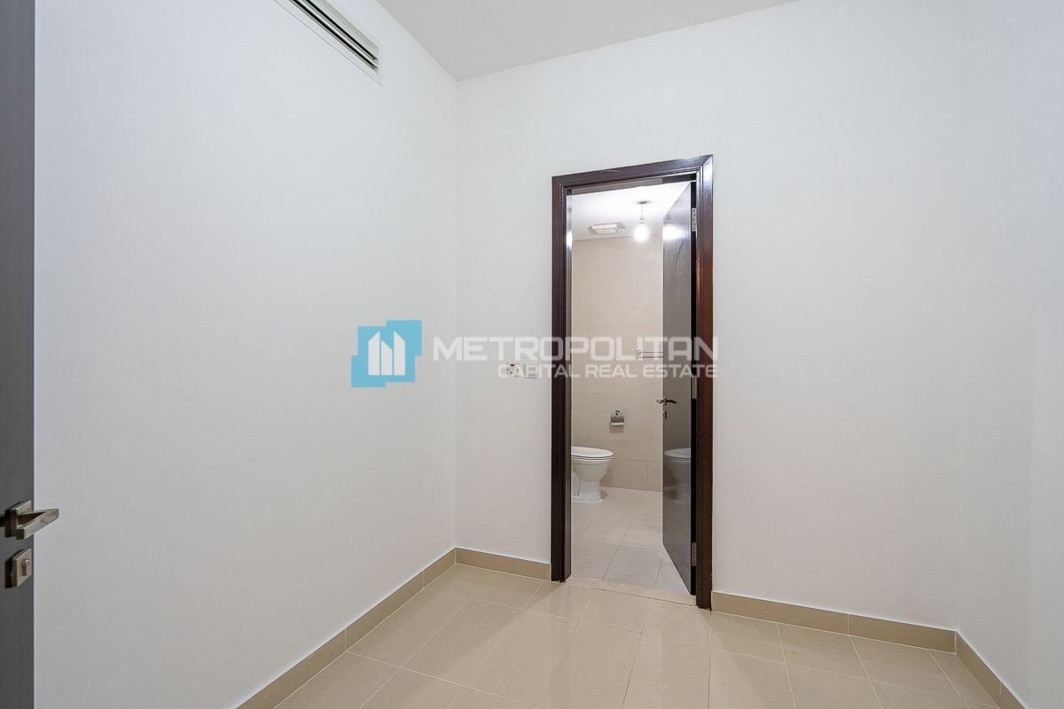 Marina View | Ready to Move | Prime Location photo-6