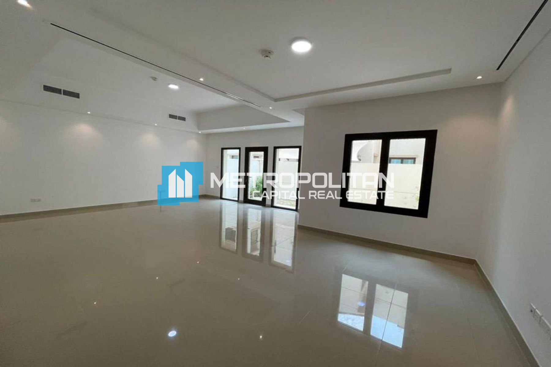 3BR Вилла на продажу в Абу-Даби, ОАЭ – MCS-6583 photo-3